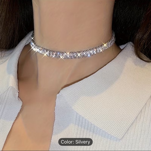 Elegant Silver Necklace princess cut adjustable NWT - Picture 4 of 5